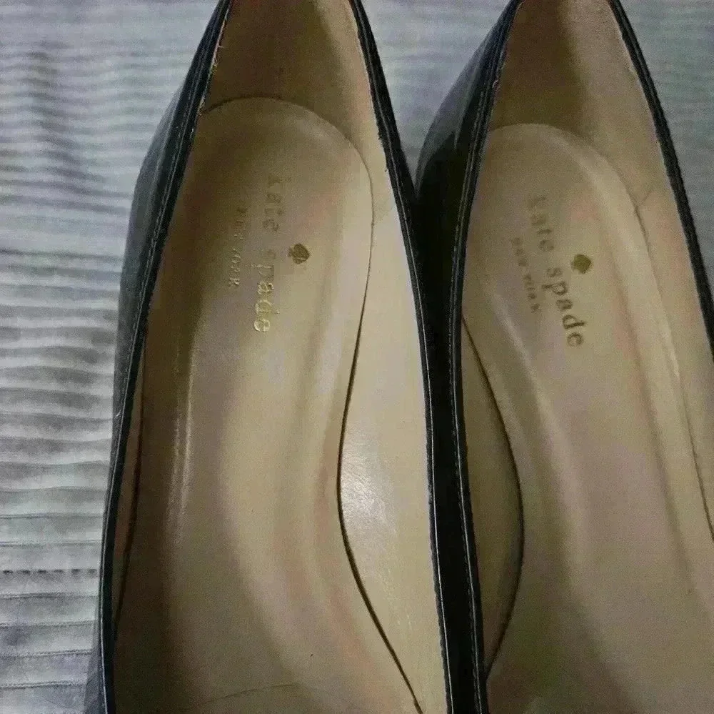 Kate Spade heels.  Olive Green Patent Leather w Black bows. Size 8.5